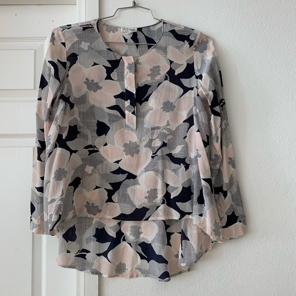 XXSOLDXX. 100% silk Club Monaco shirt with flowers - Picture 1 of 3